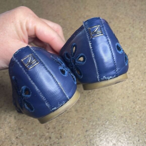 Sperry Top-Sider Luna Navy Blue Leather Embroidered Eyelet Ballet Flats 6 - Picture 7 of 8